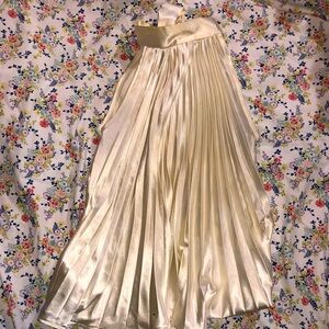 WHITE SATIN PLEATED HALTER TOP